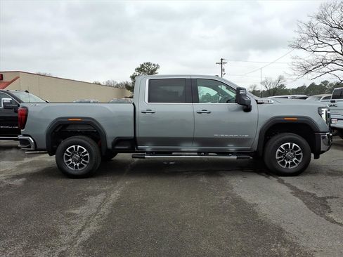 New 2026 GMC Sierra 2500 SLE w/ SLE Value Package; image 8