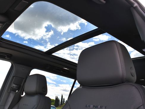 New 2026 GMC Yukon XL Denali AWD/4WD image 22