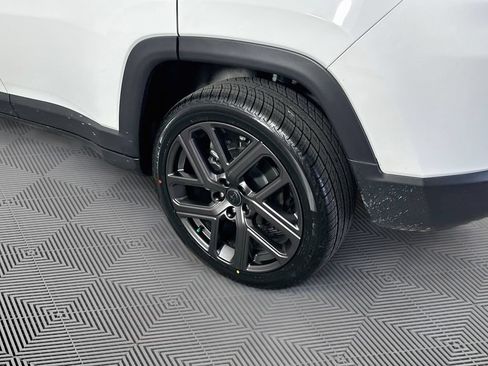 Certified 2025 Jeep Compass Limited w/ Sun & Sound Group AWD/4WD image 40