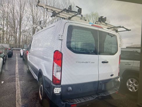 Used 2018 Ford Transit 250 148 Low Roof image 4
