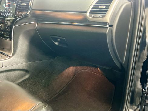 Used 2022 Jeep Grand Cherokee Limited image 35