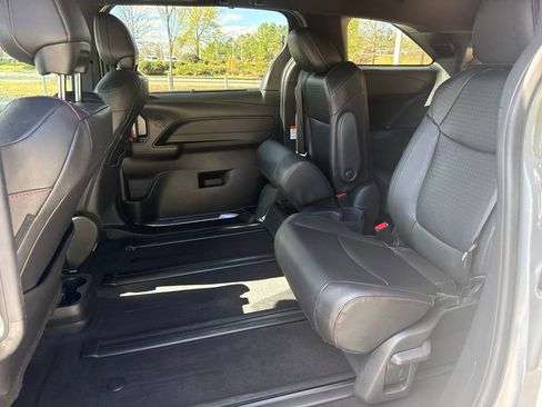 Used 2025 Toyota Sienna XSE w/ XSE Plus Package image 26