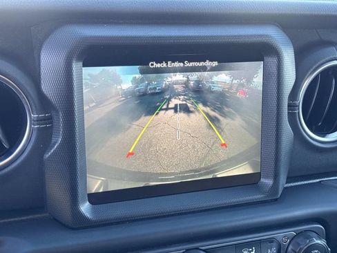 Used 2023 Jeep Wrangler Unlimited Sahara w/ LED Lighting Group AWD/4WD image 16