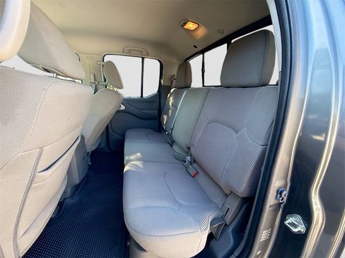 Used 2019 Nissan Frontier SV image 26