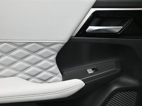 Used 2024 Mitsubishi Outlander SEL Black Edition FWD image 12
