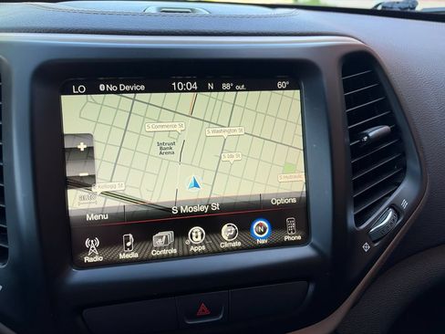 Used 2017 Jeep Cherokee Limited AWD/4WD image 15