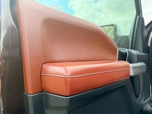 Used 2019 Ford F150 Platinum w/ Equipment Group 701A Luxury image 10