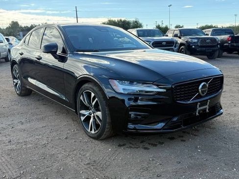 Used 2024 Volvo S60 B5 Plus AWD/4WD image 8