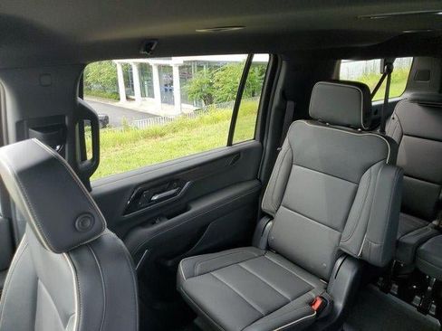 New 2026 GMC Yukon XL Elevation AWD/4WD image 17