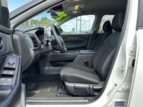 Used 2024 Nissan Rogue S AWD/4WD image 19