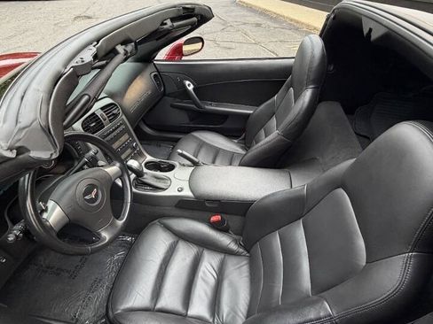 Used 2007 Chevrolet Corvette Coupe w/ Performance Package RWD image 6