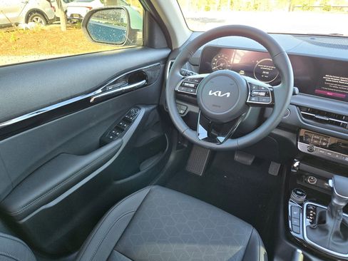 New 2026 Kia Seltos EX FWD image 9