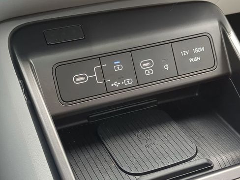 Used 2025 Hyundai Kona Limited image 23