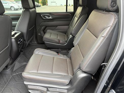 Used 2023 Chevrolet Suburban High Country w/ Premium Package AWD/4WD image 29