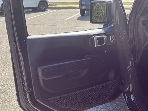 Used 2022 Jeep Wrangler Unlimited Sport image 7