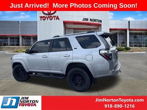 Used 2023 Toyota 4Runner SR5 Premium w/ Moonroof Package AWD/4WD image 5