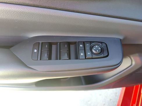 Used 2023 Toyota Prius LE FWD image 11