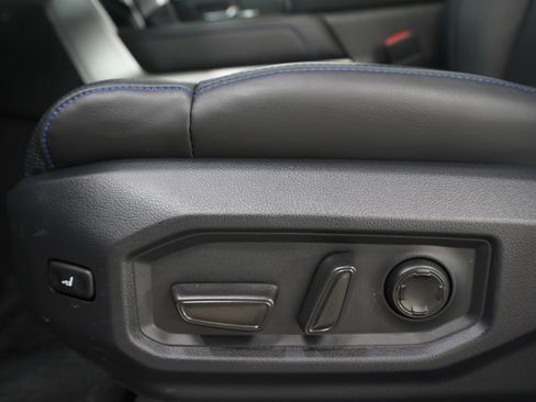 Used 2025 Toyota Tundra Platinum AWD/4WD image 29