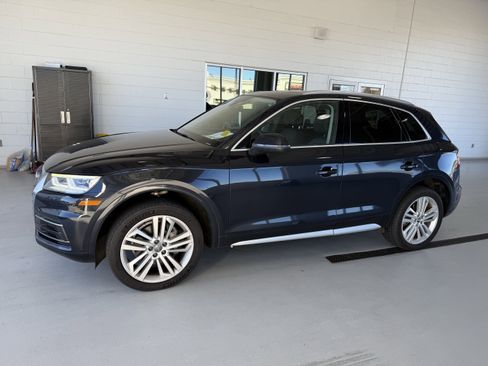 Used 2018 Audi Q5 2.0T Premium Plus w/ Premium Plus Package image 3