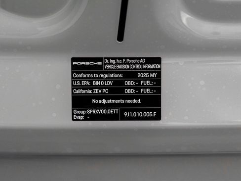 Certified 2025 Porsche Taycan AWD/4WD image 42