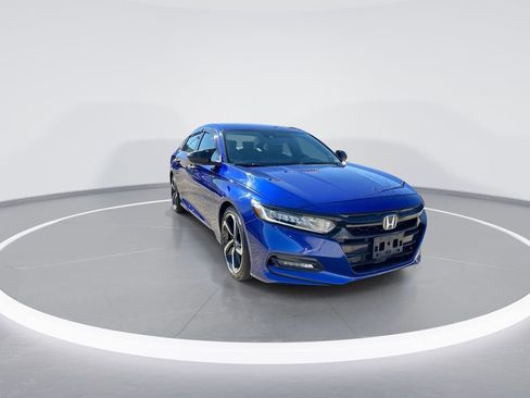 Used 2018 Honda Accord Sport image 2