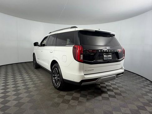 Used 2025 Ford Expedition Platinum image 4