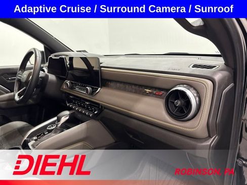 Used 2024 Chevrolet Colorado ZR2 w/ Technology Package AWD/4WD image 13