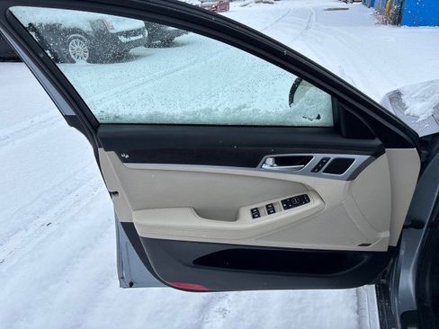 Used 2016 Hyundai Genesis 3.8 w/ Option Group 04 image 9