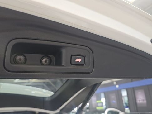 Used 2019 Honda Pilot Touring image 13