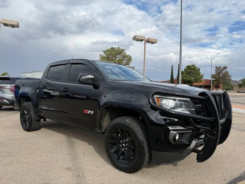 Certified 2021 Chevrolet Colorado Z71 w/ Z71 Midnight Edition AWD/4WD image 3