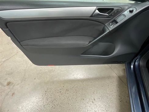 Used 2012 Volkswagen Golf 2-Door image 9