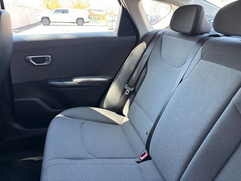 Used 2025 Kia K4 FWD image 38