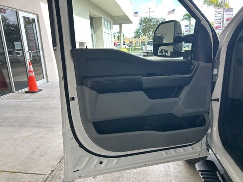 Used 2025 Ford F350 XLT image 38