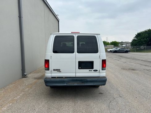 Used 2010 Ford E-150 and Econoline 150 XL image 19