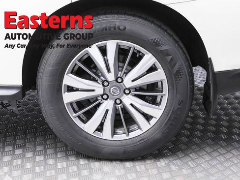 Used 2020 Nissan Pathfinder SL AWD/4WD image 8