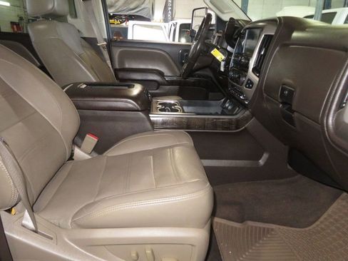Used 2016 GMC Sierra 3500 Denali w/ Duramax Plus Package AWD/4WD image 33