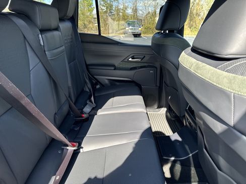 Used 2025 Lexus GX 550 image 30