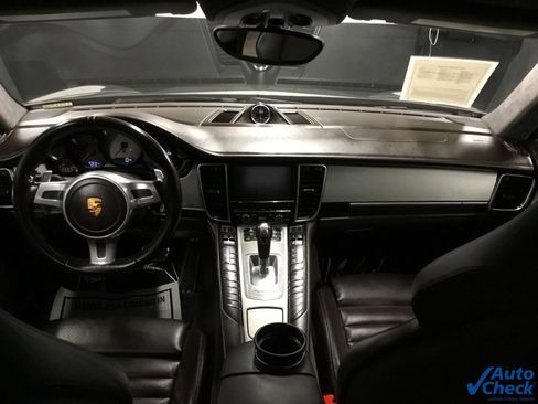 Used 2016 Porsche Panamera GTS image 24