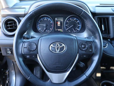 Used 2018 Toyota RAV4 XLE image 32