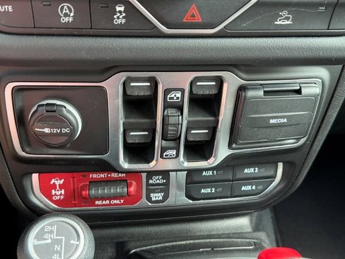 Used 2026 Jeep Gladiator Rubicon AWD/4WD image 28