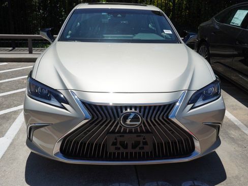 Used 2020 Lexus ES 350 w/ Premium Package FWD image 2