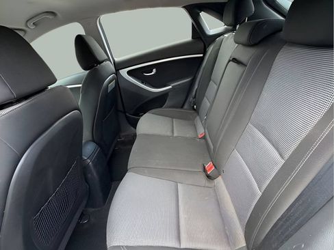 Used 2016 Hyundai Elantra GT FWD image 12