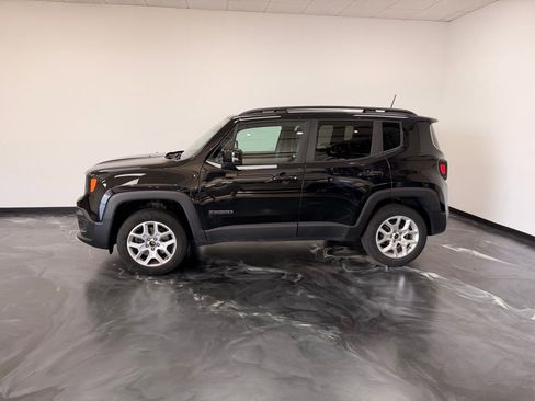 Used 2018 Jeep Renegade Latitude w/ Cold Weather Group AWD/4WD image 2