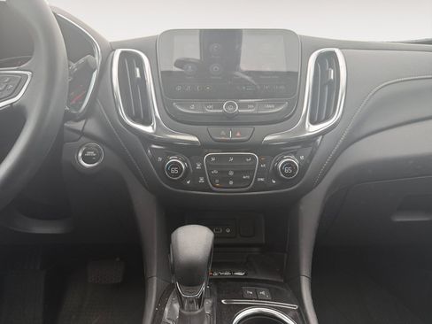 Used 2024 Chevrolet Equinox Premier AWD/4WD image 11