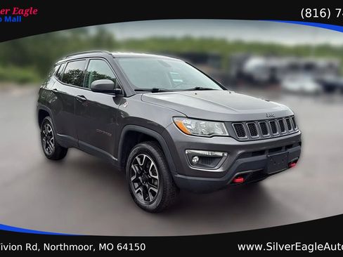Used 2019 Jeep Compass Trailhawk AWD/4WD image 7