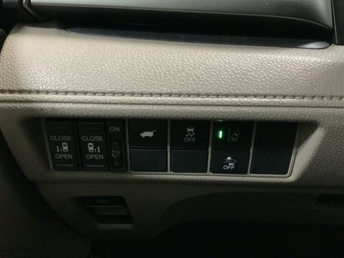 Used 2018 Honda Odyssey EX-L image 24