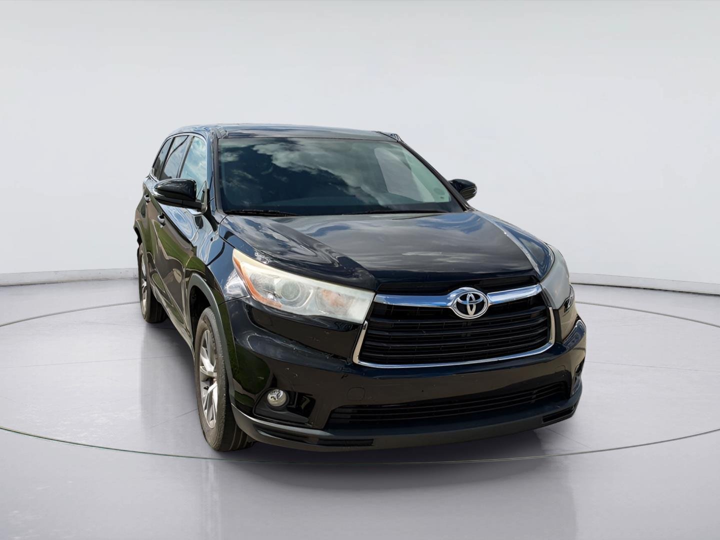 Used 2016 Toyota Highlander Plus FWD image 3