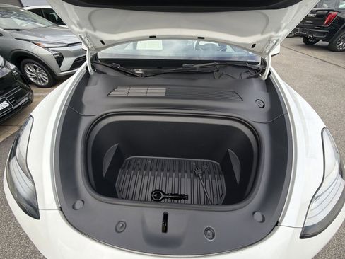 Used 2021 Tesla Model Y Long Range image 28