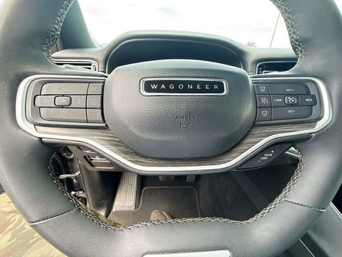 Used 2023 Jeep Wagoneer L Series II image 24