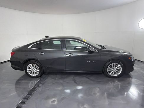 Used 2016 Chevrolet Malibu LT w/ Leather Package FWD image 4